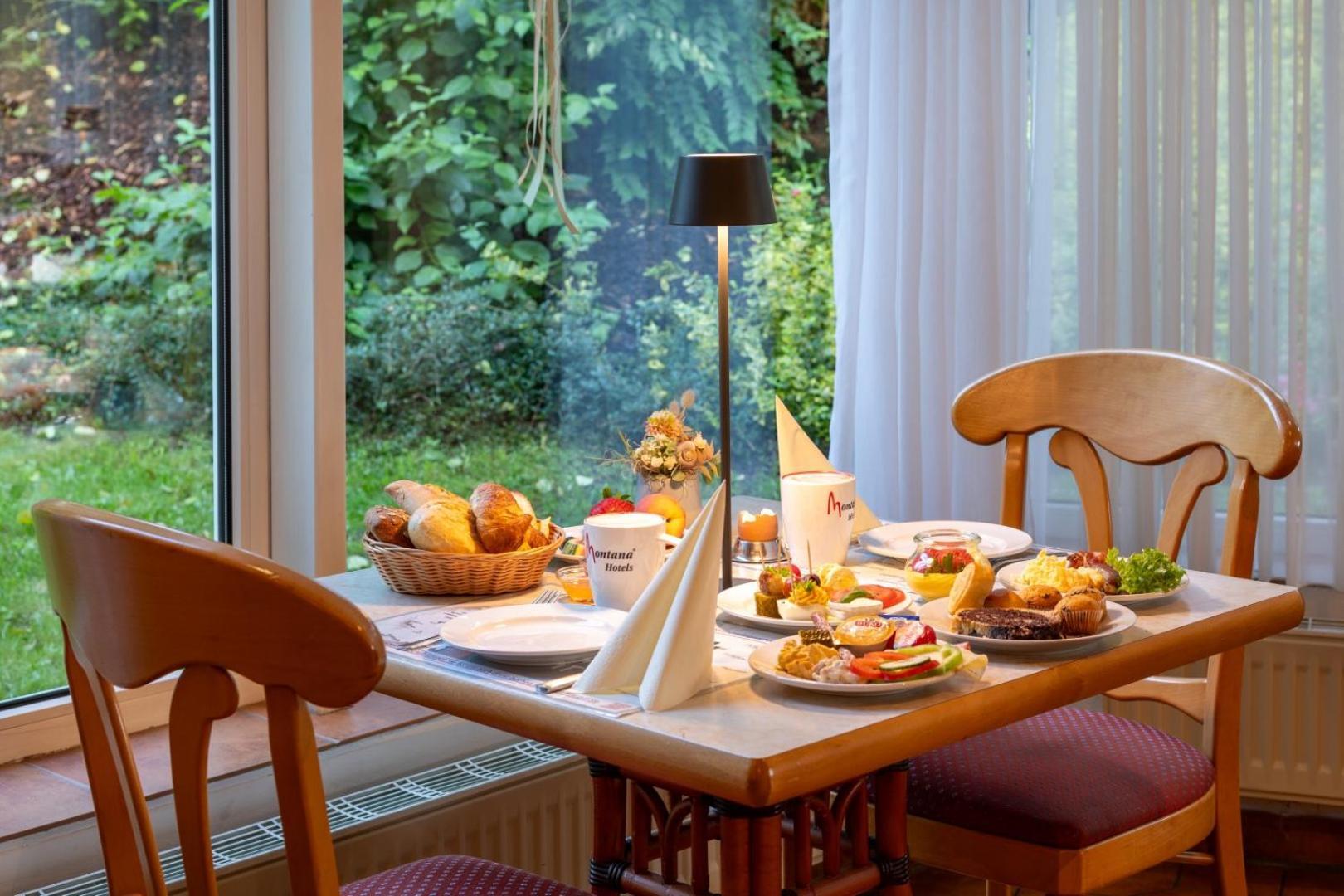 Hotel Montana Diemelstadt Eksteriør bilde