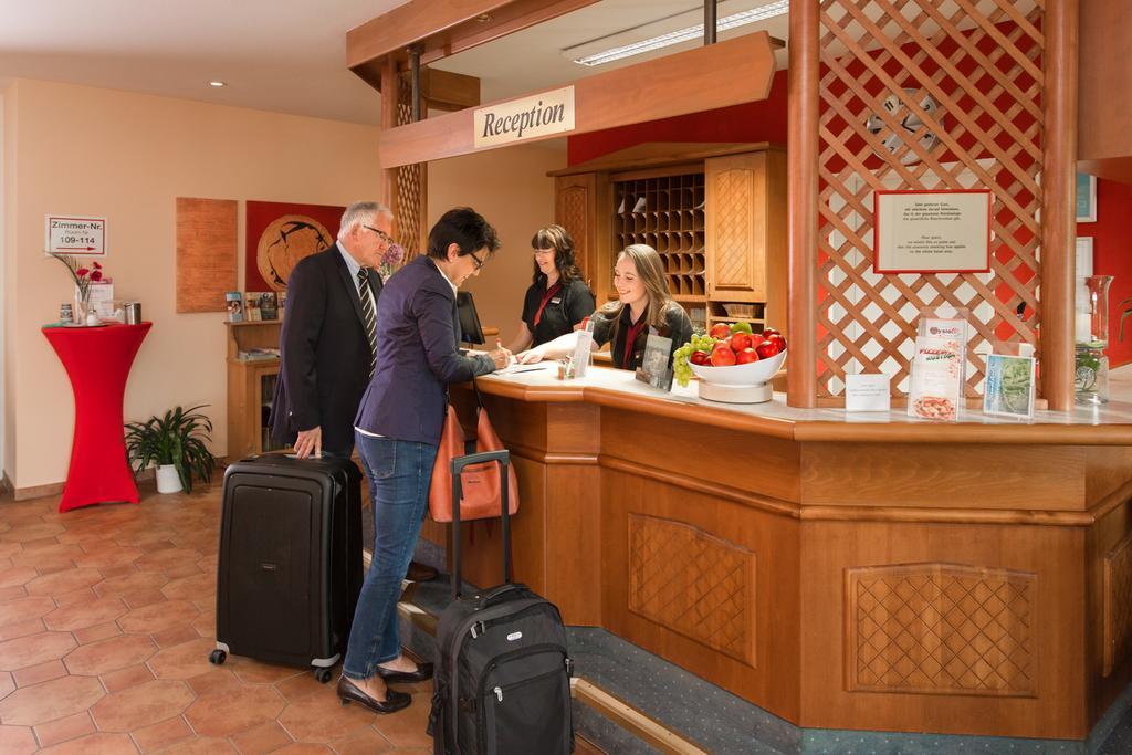 Hotel Montana Diemelstadt Eksteriør bilde